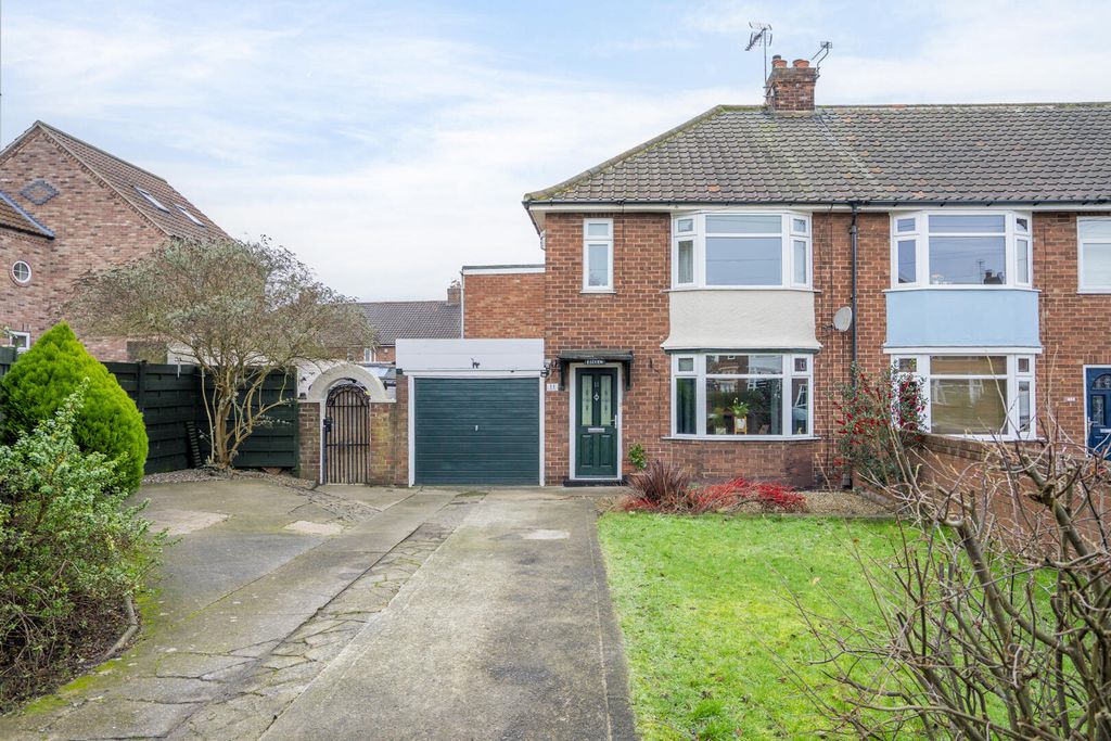 Property photo 1 of 21 Front (Exterior)