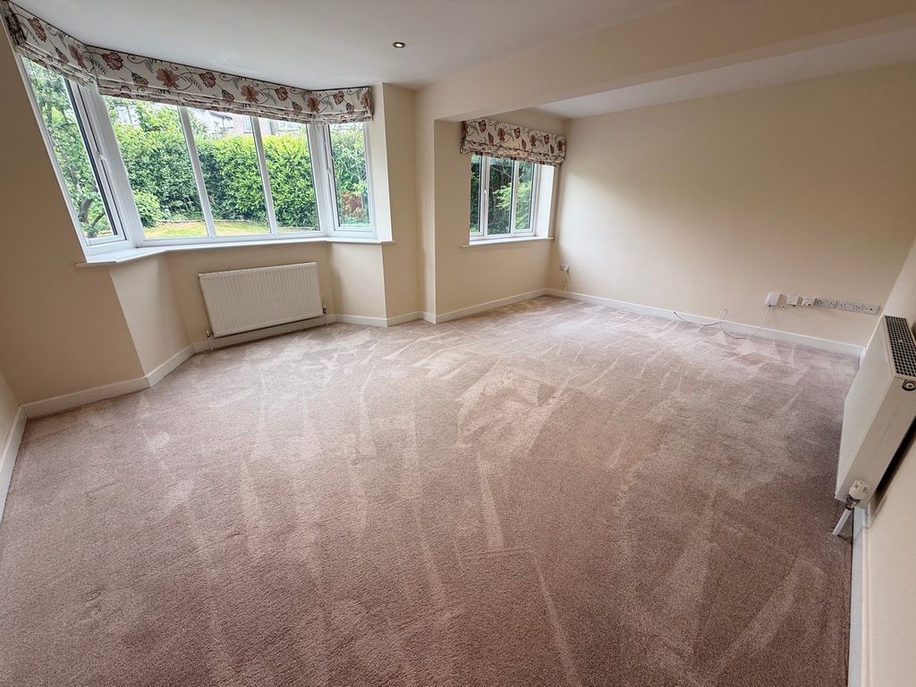 Property photo 2 of 35