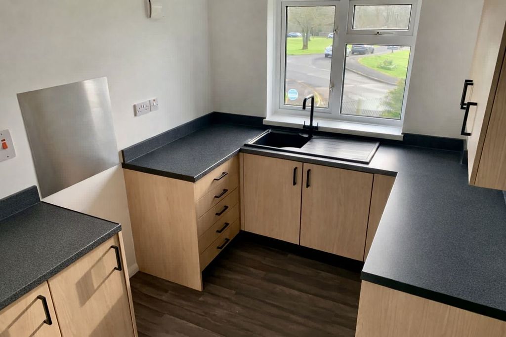 Property photo 3 of 12 Kitchen