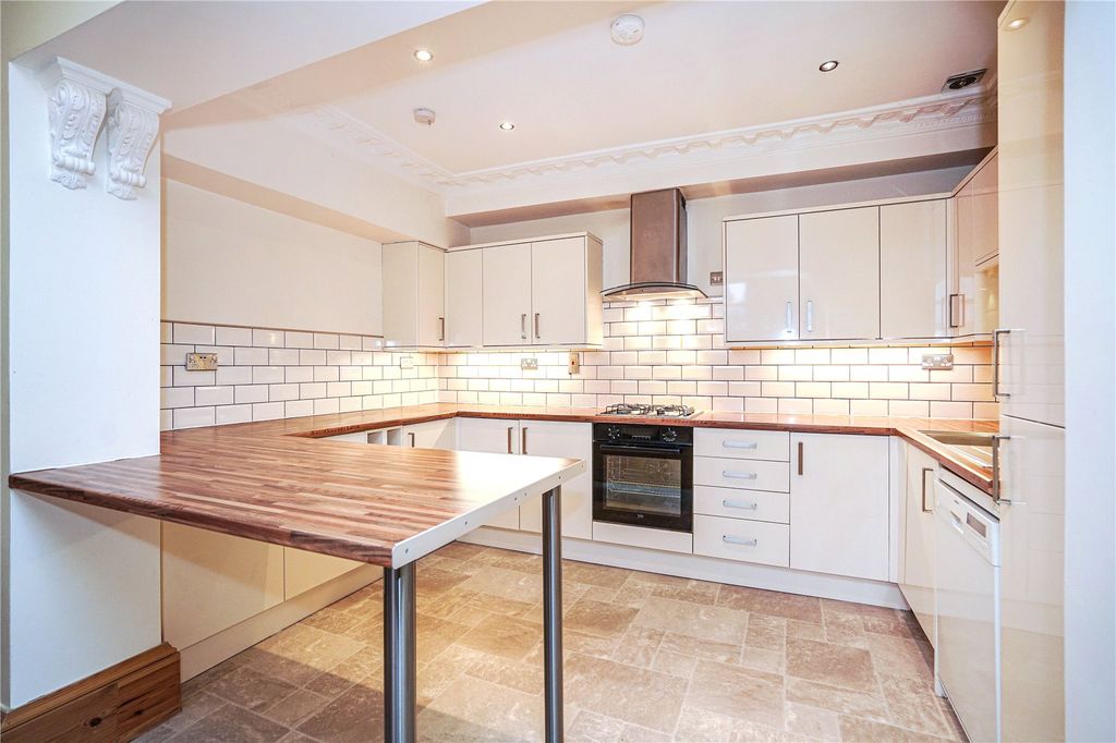 Property photo 3 of 10 Photo 3