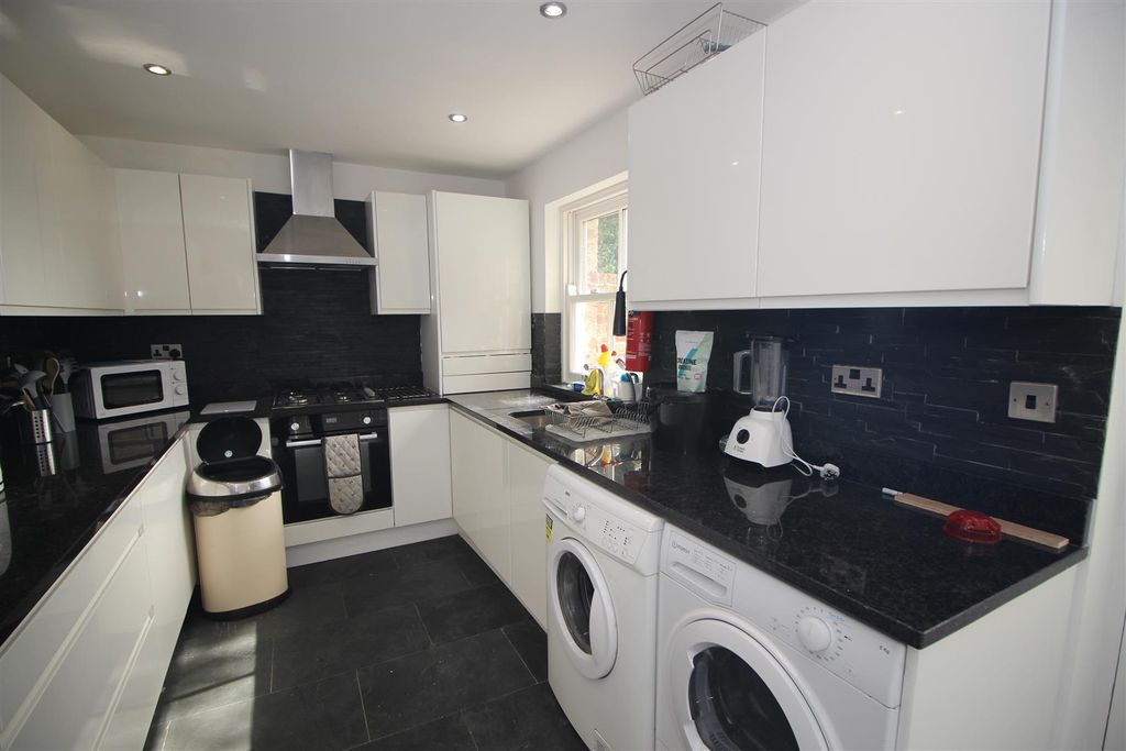 Property photo 2 of 17 Img_3834.Jpg