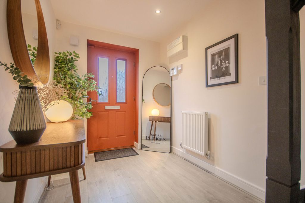 Property photo 3 of 41