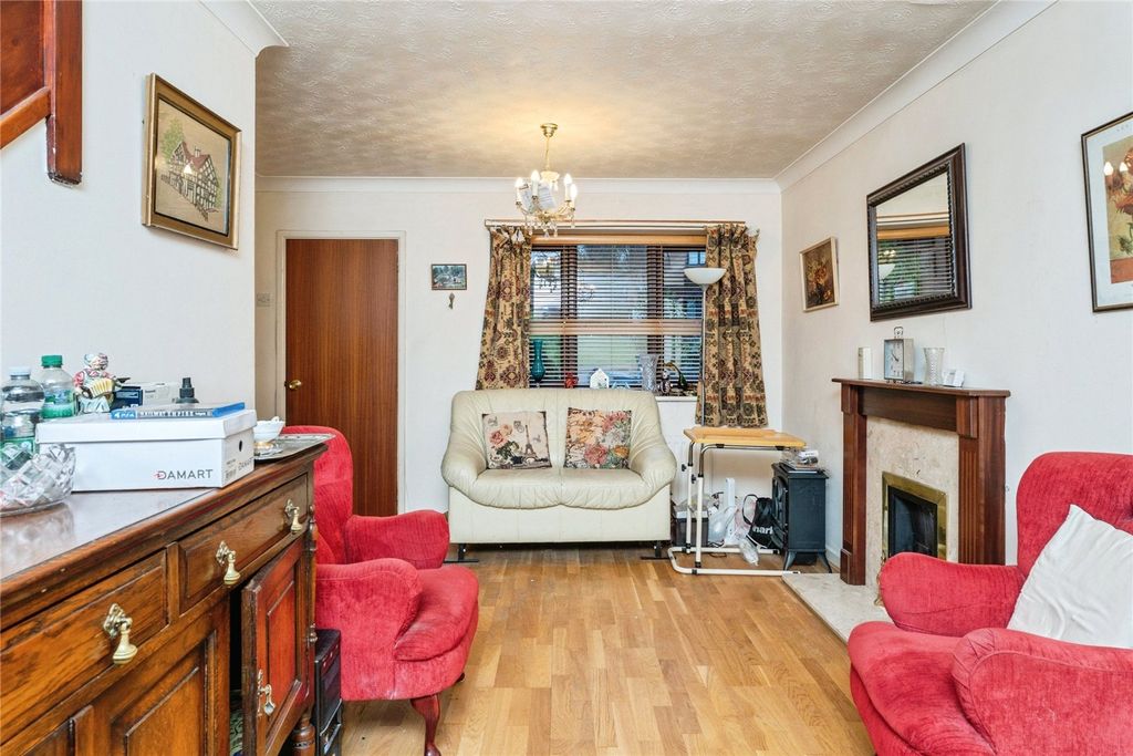 Property photo 2 of 19 Lounge