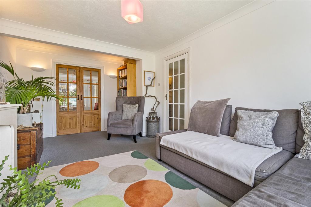 Property photo 3 of 23 50 Lincoln Road-004.Jpg