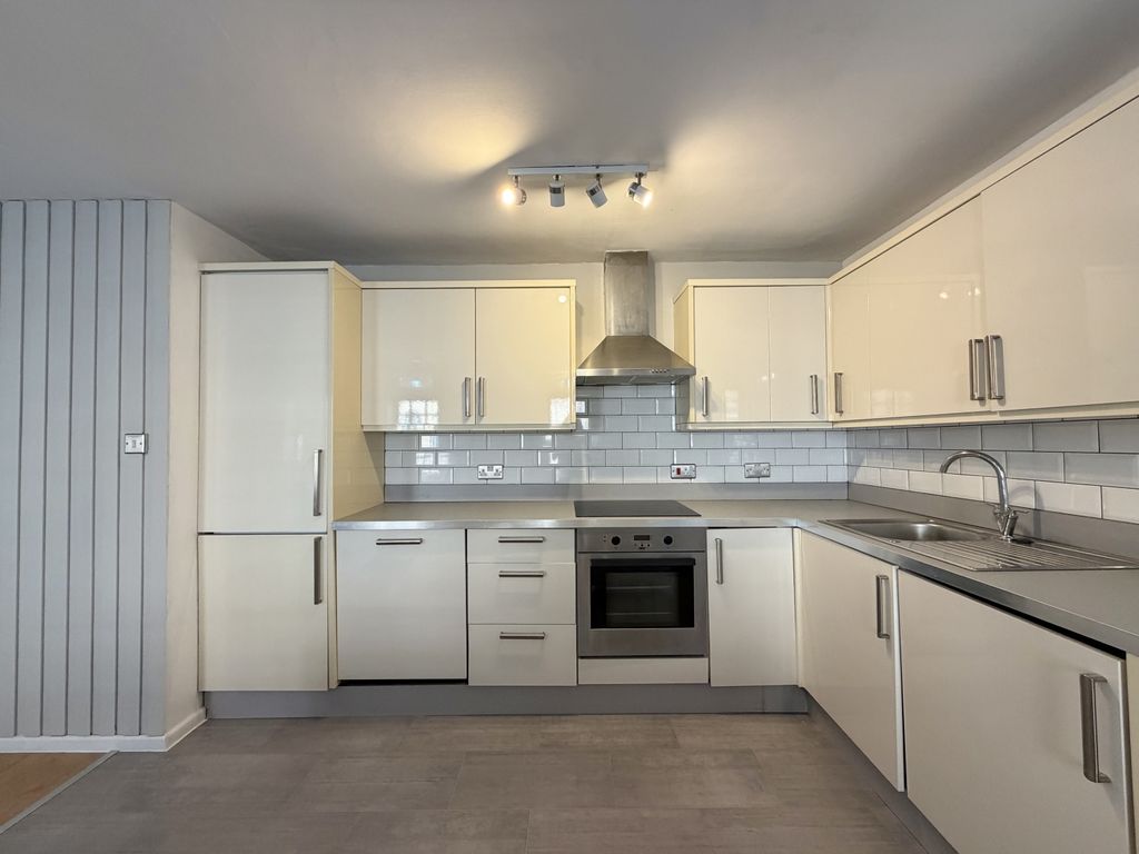 Property photo 2 of 11 Img_2424