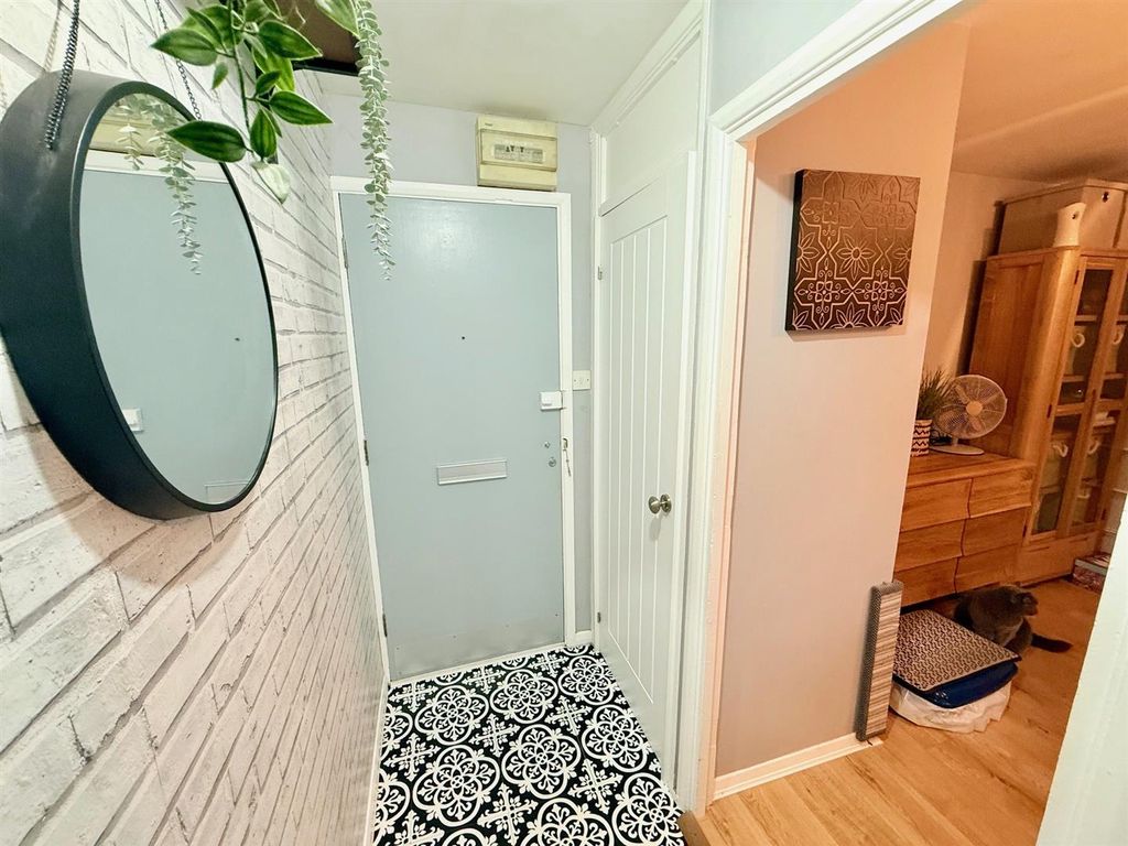 Property photo 3 of 9 2.Jpg