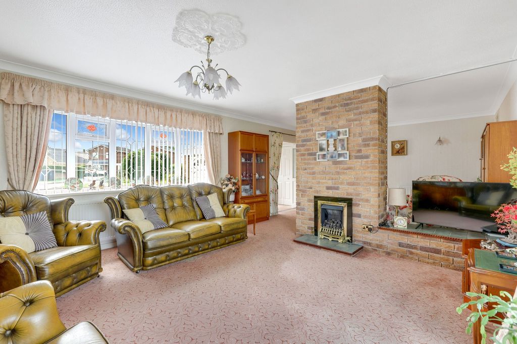 Property photo 2 of 19