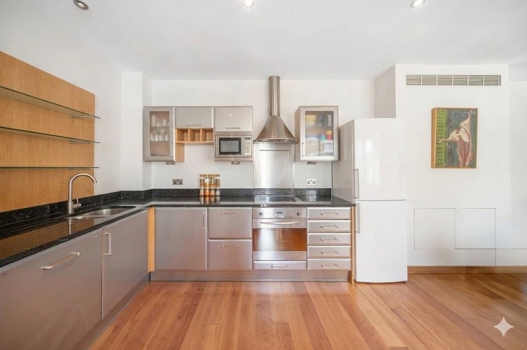 Property photo 2 of 27