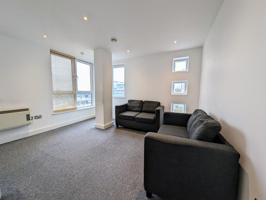 Property photo 2 of 11 Living Room.Jpg