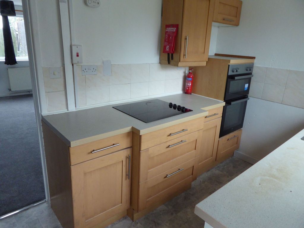 Property photo 2 of 12 Kitchen