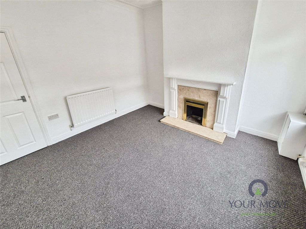 Property photo 2 of 8 Lounge