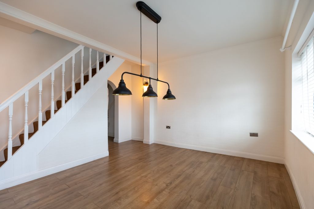 Property photo 2 of 18 Bb-8