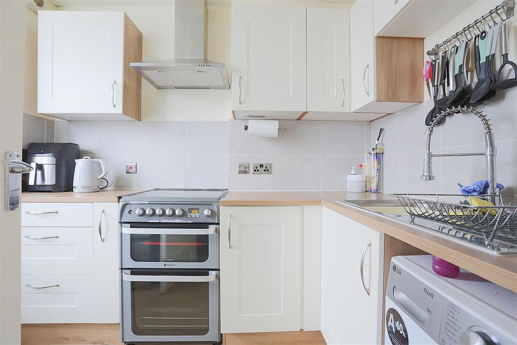 Property photo 3 of 9