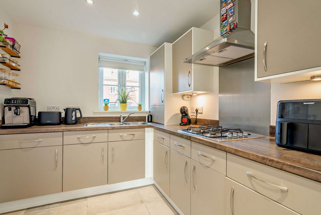 Property photo 3 of 15 Kitchen