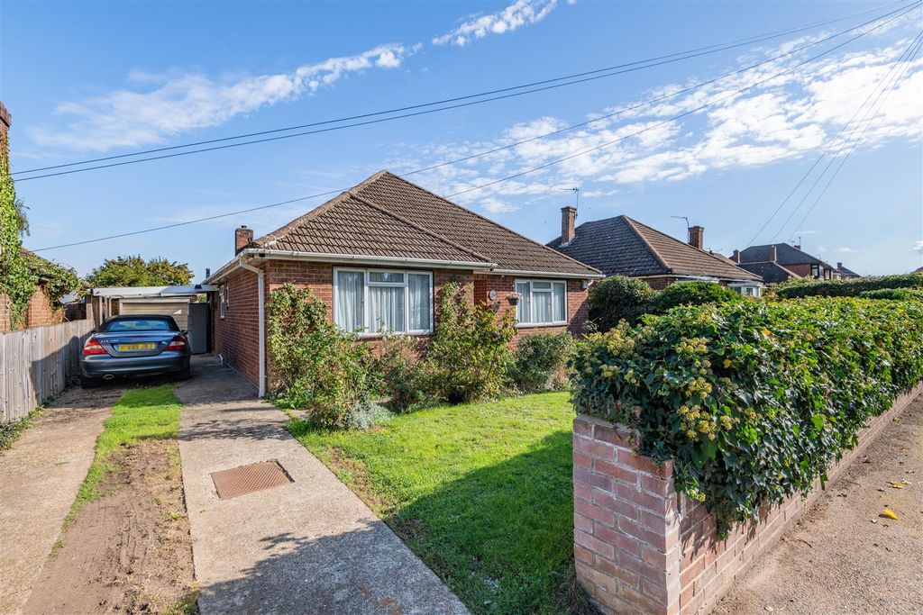 Property photo 1 of 14 8665358-Exterior07.Jpg