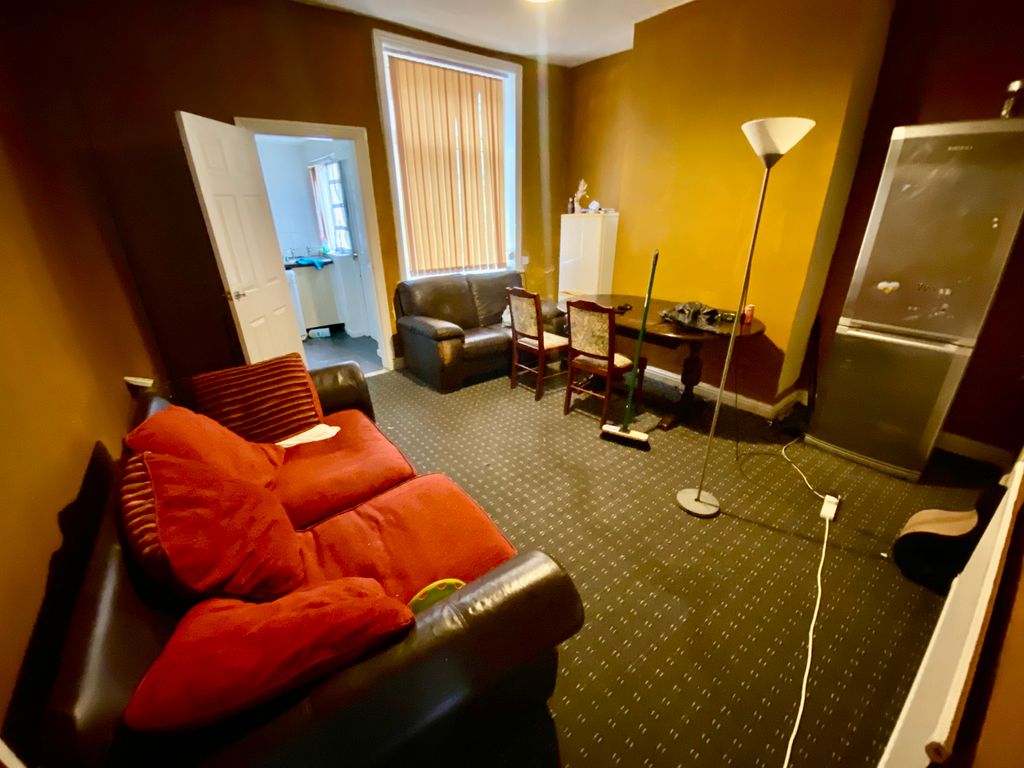 Property photo 2 of 6