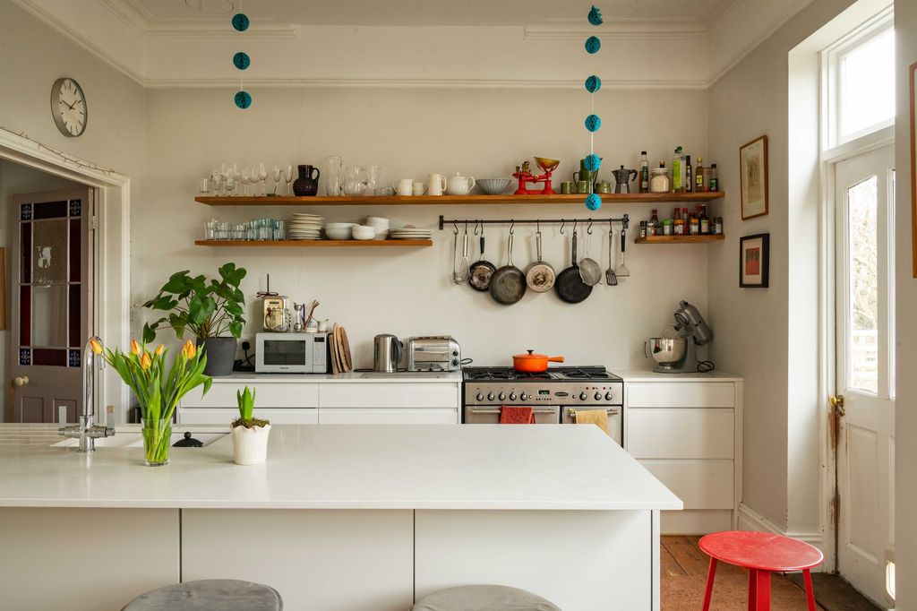 Property photo 1 of 28