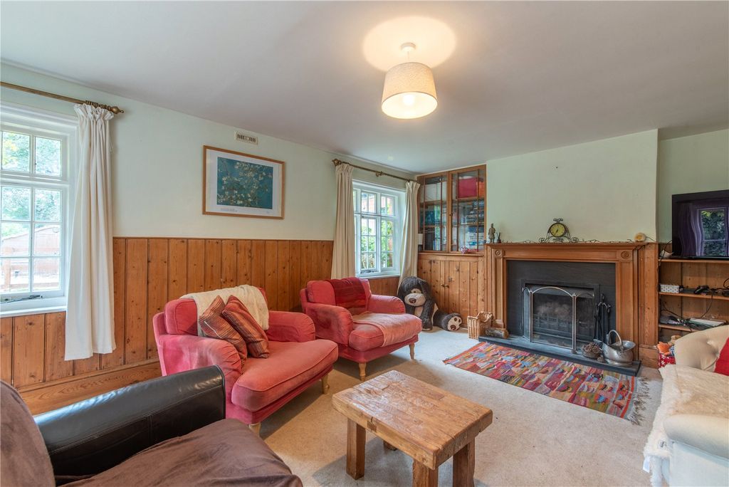 Property photo 2 of 16 Sitting Room