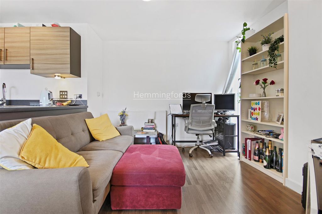 Property photo 2 of 16 10-76731 - Am - 65, Dance Square London, Ec1V 3Aj-
