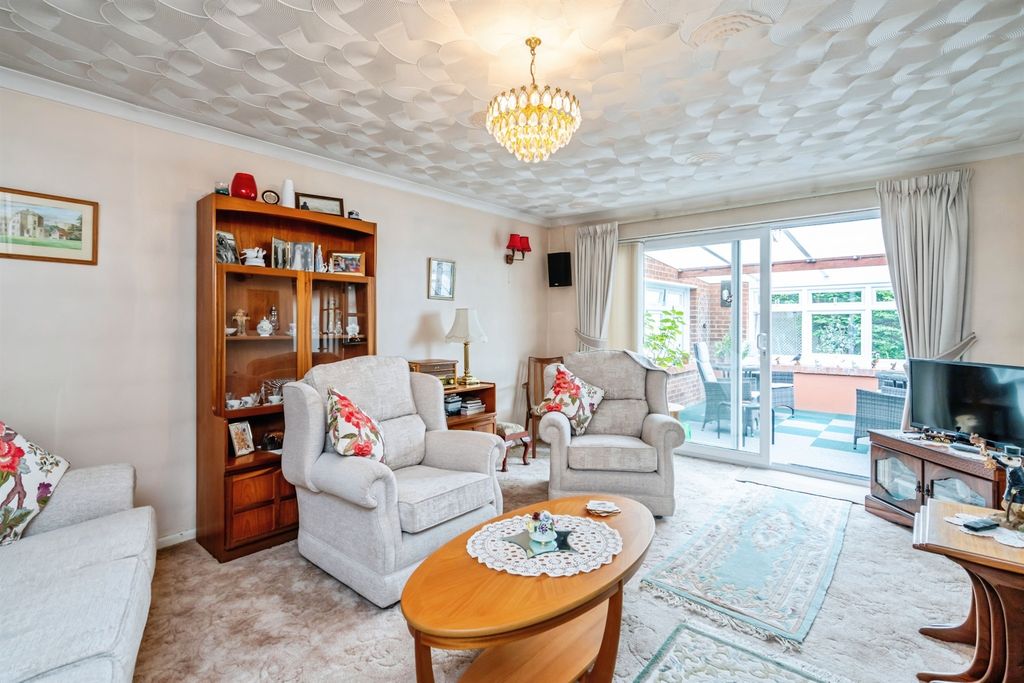 Property photo 2 of 17