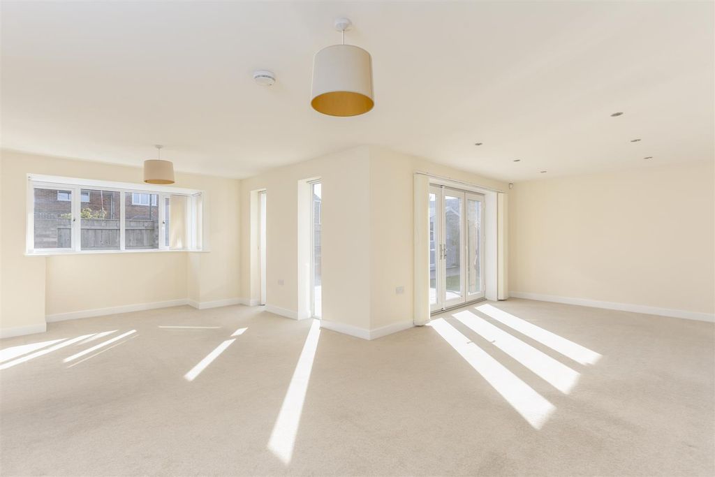 Property photo 3 of 36 Cherry_Lodge_2.Jpg