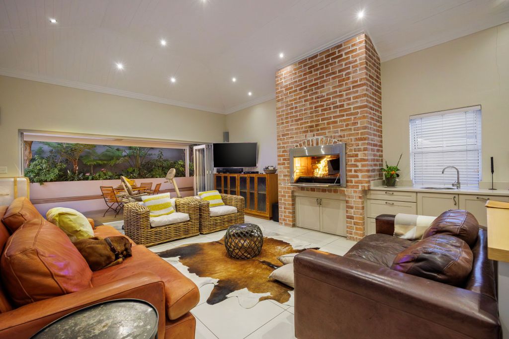 Property photo 3 of 47 Dbv1720050