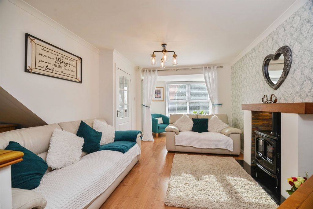 Property photo 3 of 19