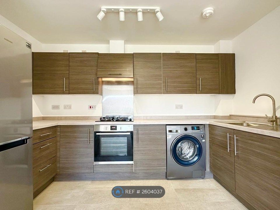 Property photo 3 of 14 Kitchen
