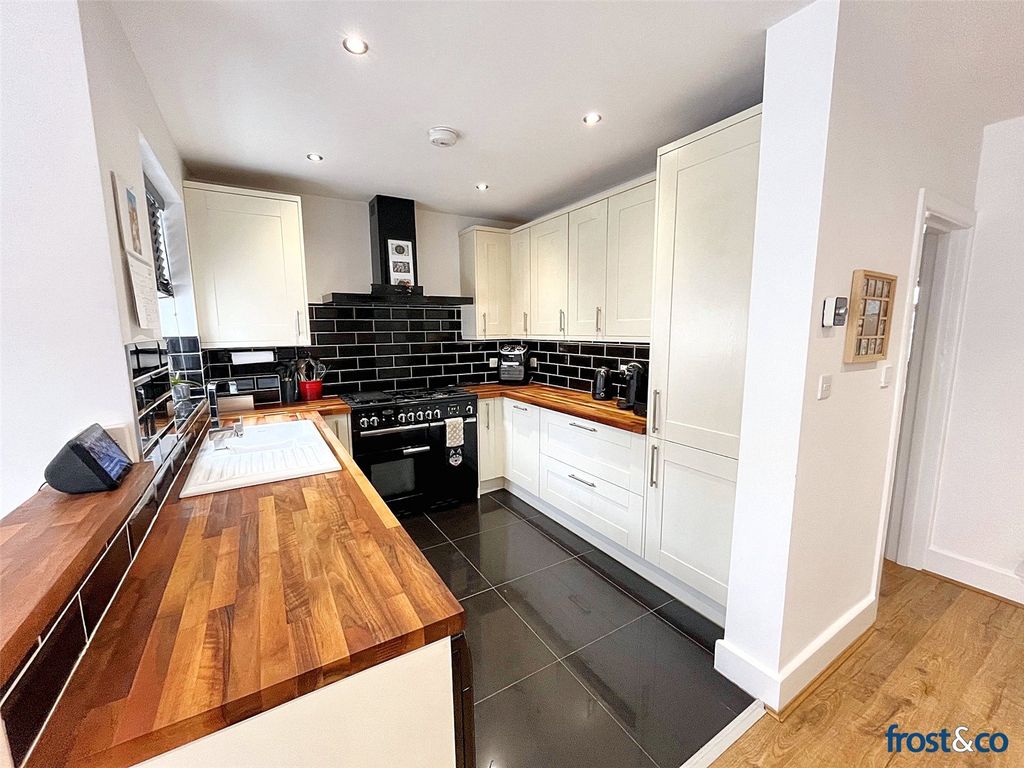 Property photo 3 of 14 Kitchen