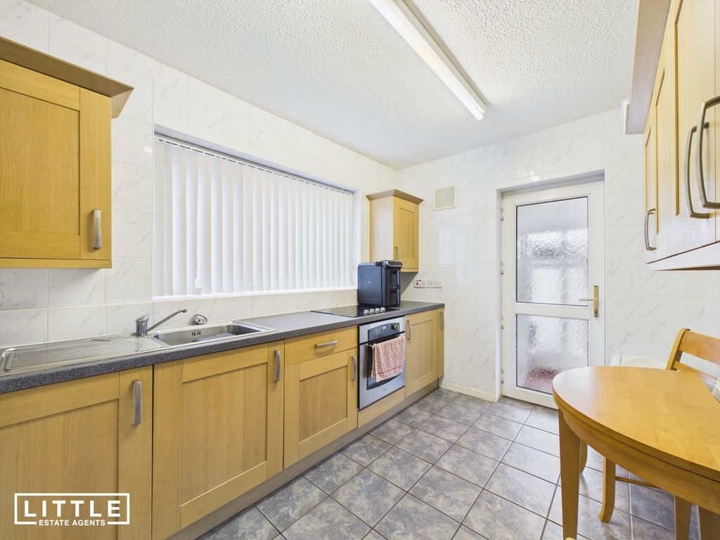 Property photo 2 of 19 Photo 8