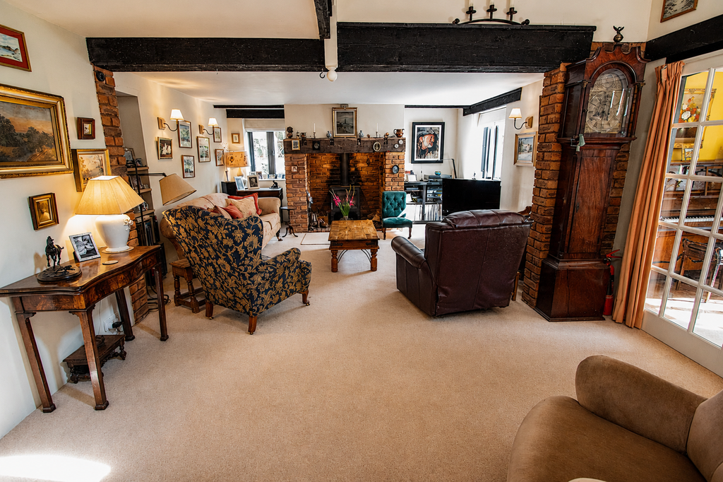 Property photo 2 of 37