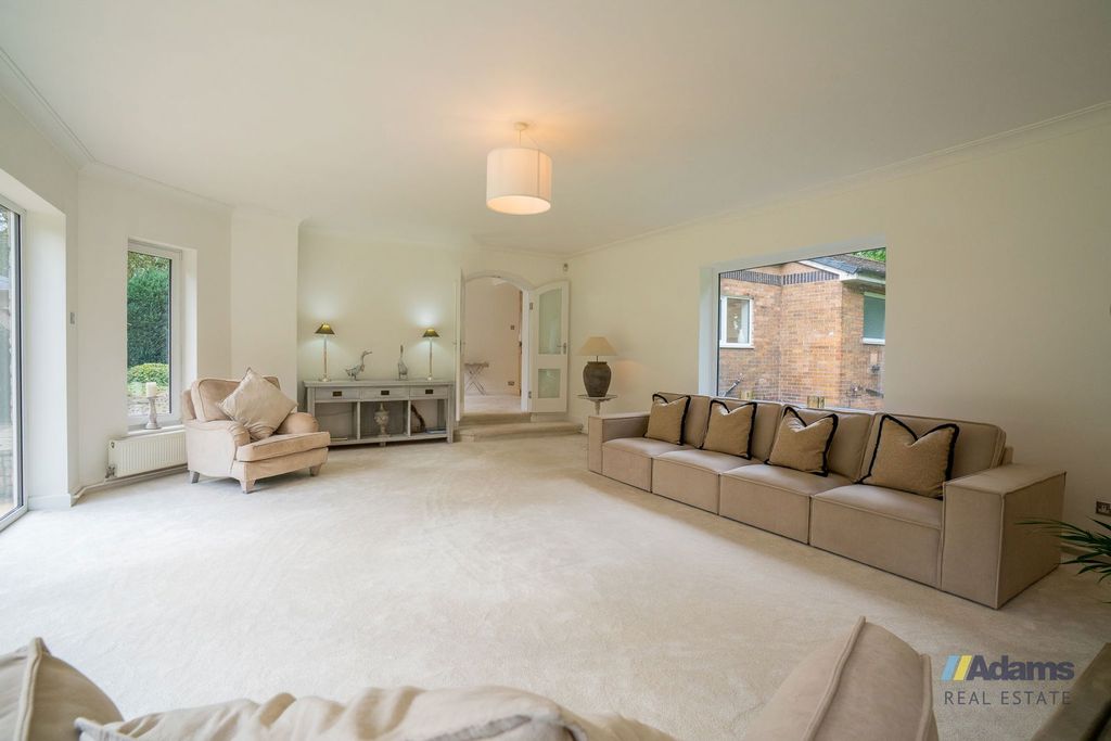 Property photo 2 of 28