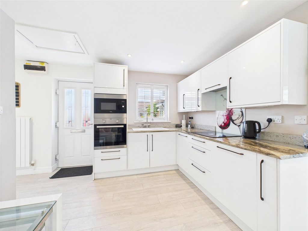 Property photo 2 of 12 Picture No. 05