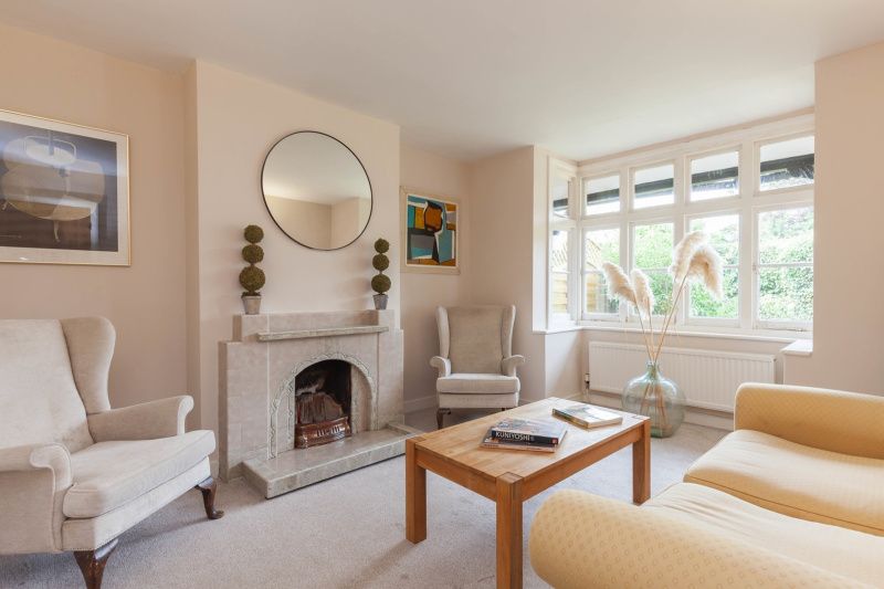 Property photo 2 of 20 Living Room