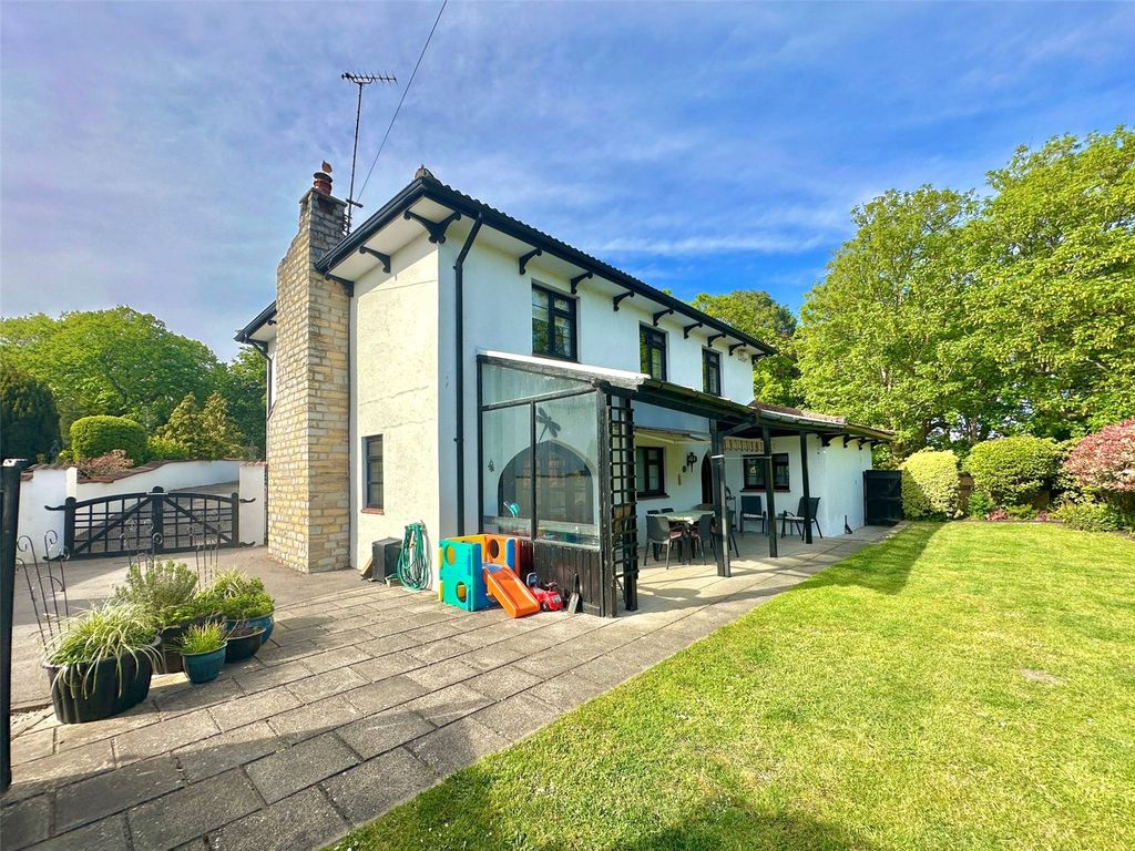 Property photo 2 of 35 Picture No. 30
