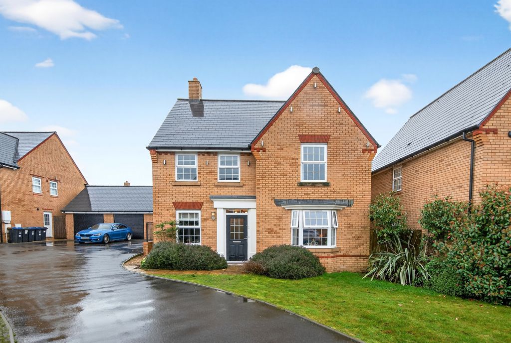 Property photo 2 of 21