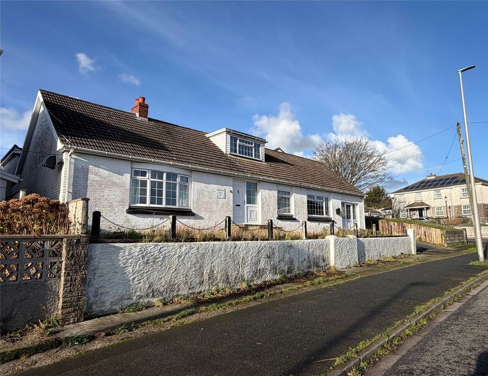 Property photo 3 of 37 Picture No. 01