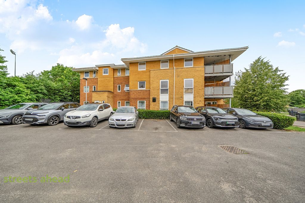 Property photo 2 of 12 71E60Cda-Be7E-464...