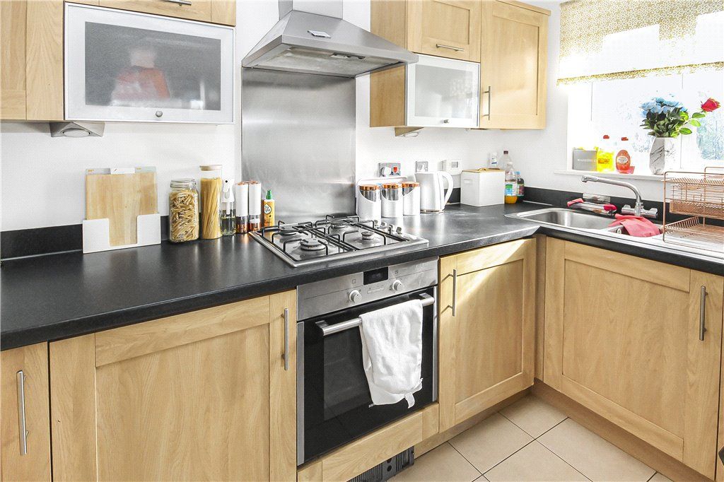Property photo 3 of 8 Kitchen