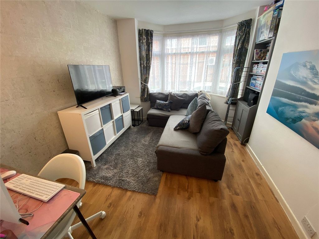 Property photo 2 of 28 Picture No. 31