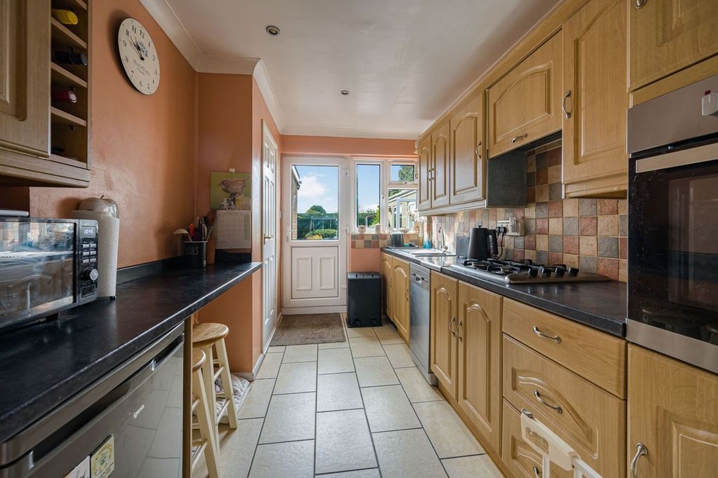 Property photo 2 of 21