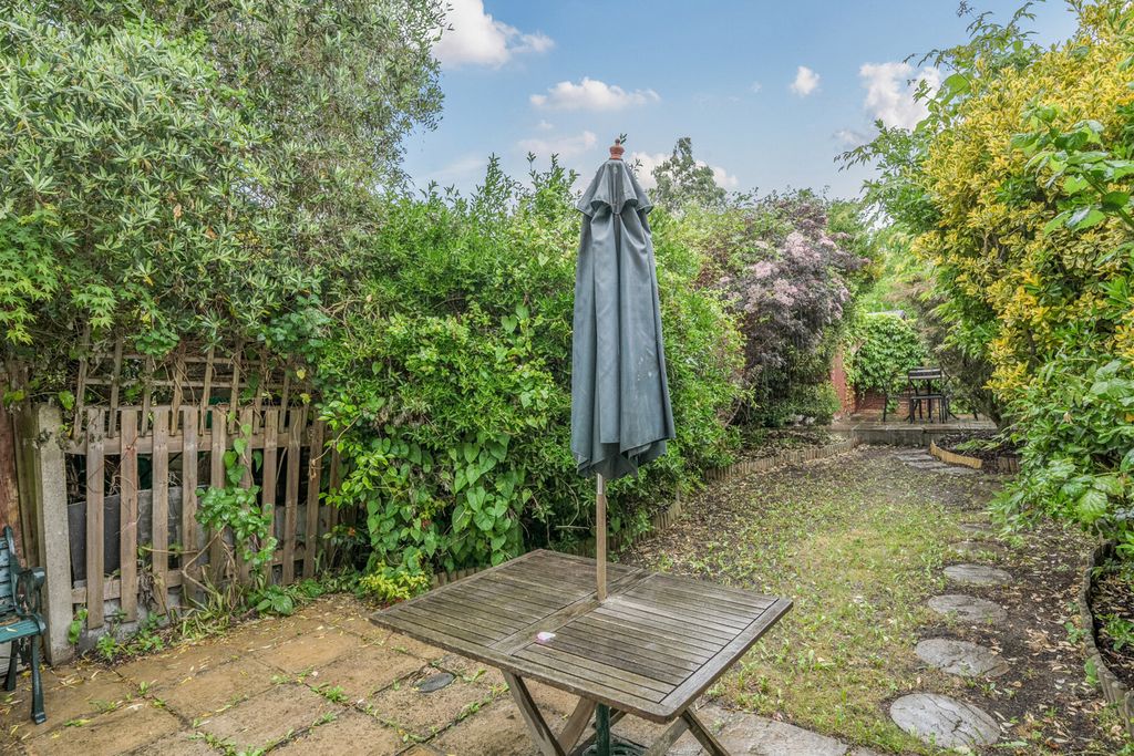 Property photo 3 of 13 Garden