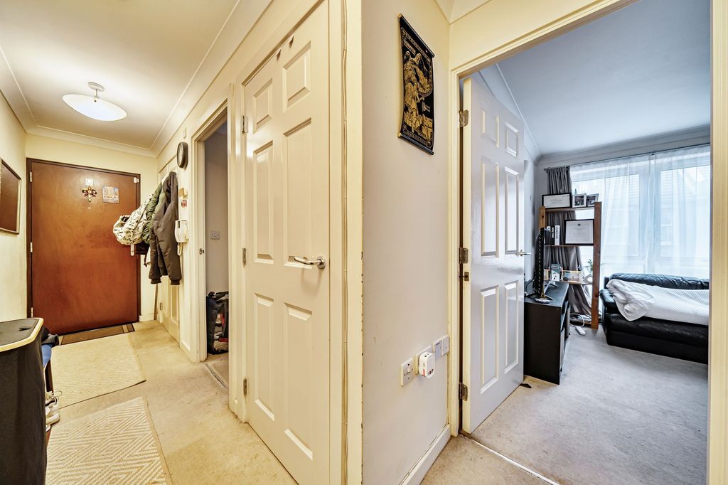 Property photo 3 of 11