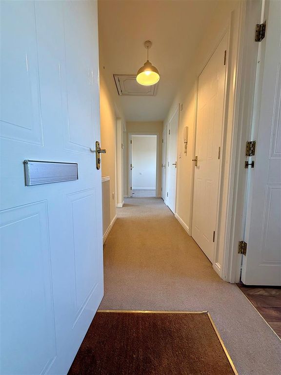 Property photo 2 of 7 Hallway.Jpg