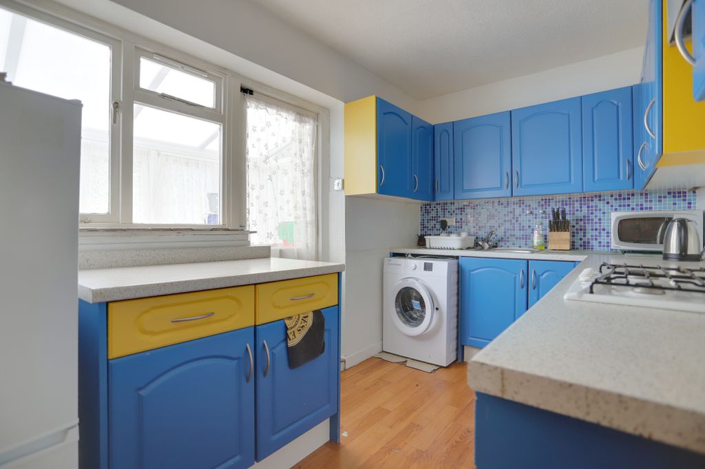 Property photo 3 of 9 3