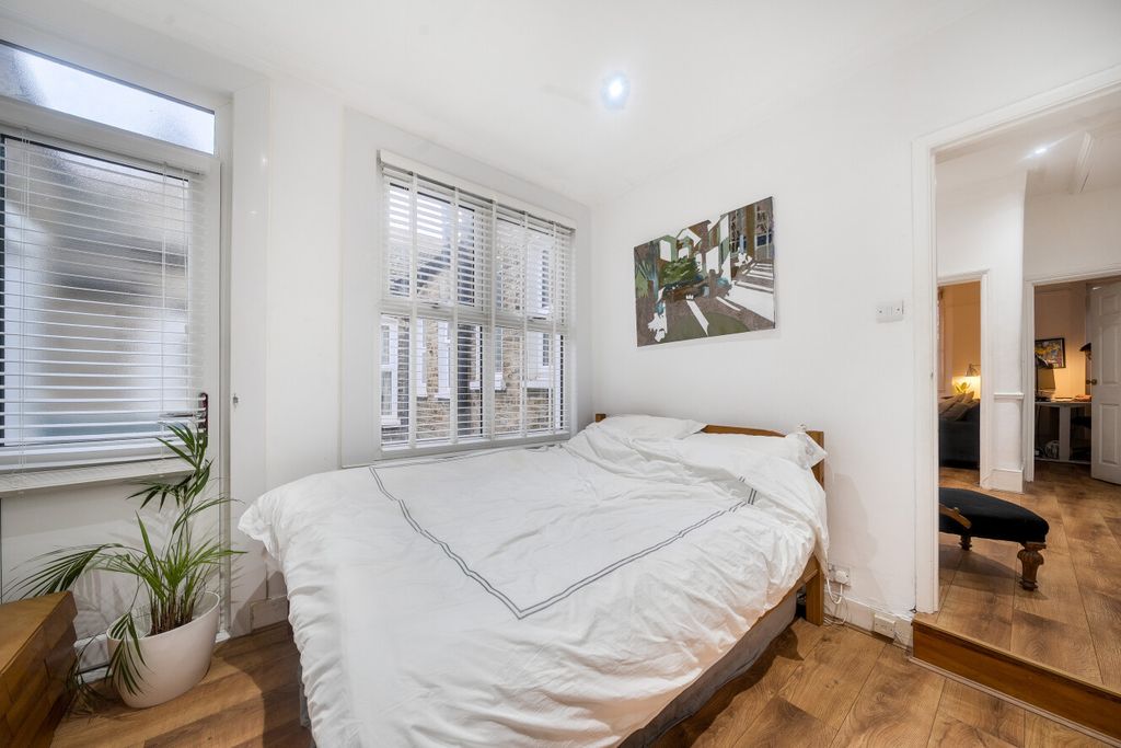 Property photo 3 of 17 1400359-16-6980De...