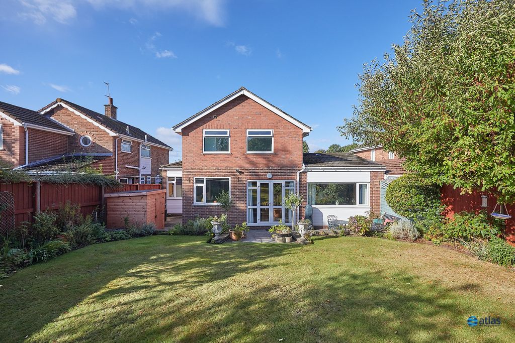 Property photo 2 of 24 Garden