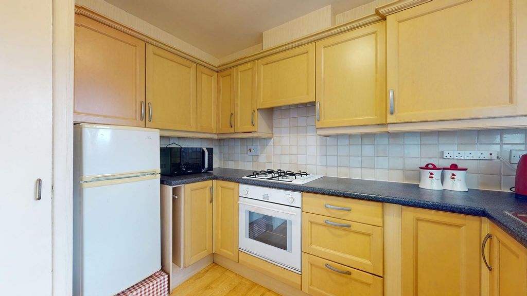 Property photo 2 of 16 4304965