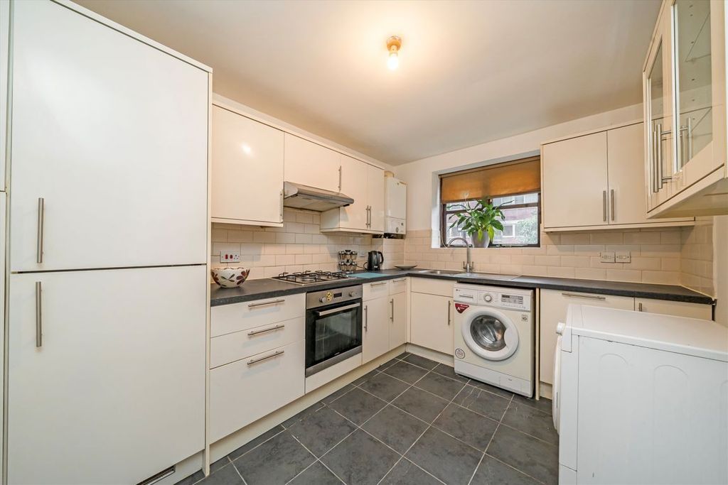 Property photo 2 of 5