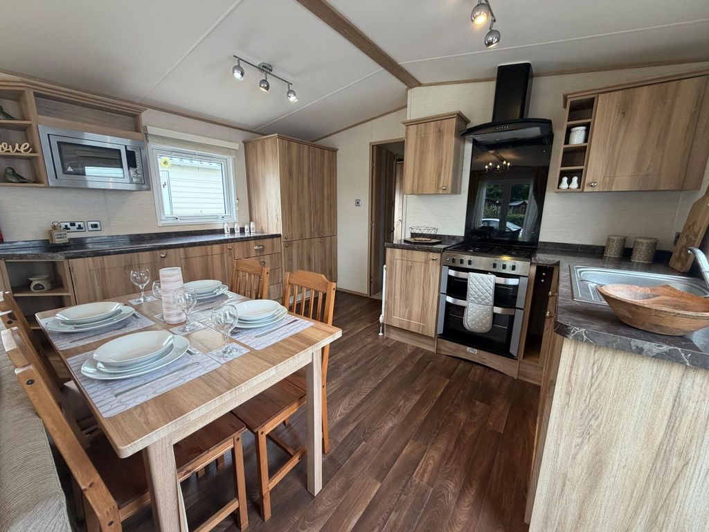 Property photo 3 of 13 Abi Ambleside 2015 Car0057997 140799543.Jpeg